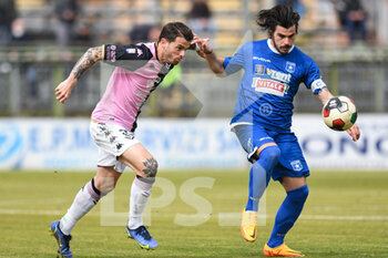 2022-03-27 - Matteo Luigi Brunori (9) Palermo F.C. e Matteo Zanini (21) Paganese Calcio 1926 - PAGANESE VS PALERMO - ITALIAN SERIE C - SOCCER