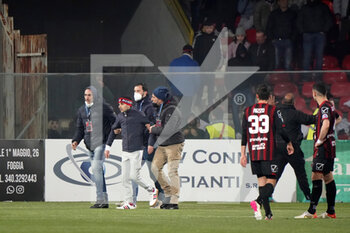 2022-04-11 - ultras north curve invades the pitch and is arrested by the police - FOGGIA VS CATANZARO - ITALIAN SERIE C - SOCCER