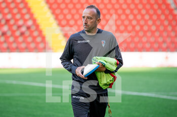 2022-05-04 - Pro Patria athletic trainer Diego Scirea before warm up the Lega Pro 2021-2022 match between Triestina and Pro Patria on May 4, 2022 at Nereo Rocco Stadium in Trieste, Italy - TRIESTINA VS PRO PATRIA - ITALIAN SERIE C - SOCCER
