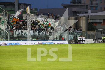 2022-05-08 - Cesena players celebrate Salvatore Caturano (Cesena FC) goal with their supporters - PLAY OFF - MONOPOLI VS CESENA - ITALIAN SERIE C - SOCCER