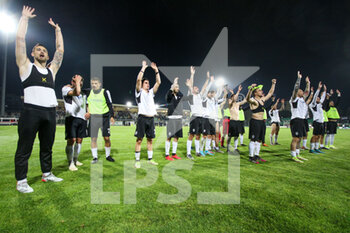 2022-05-08 - Cesena players greetings their supporters - PLAY OFF - MONOPOLI VS CESENA - ITALIAN SERIE C - SOCCER