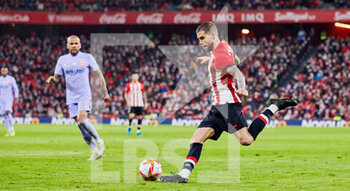 2022-01-20 - Inigo Martinez of Athletic Club during the Spanish Cup, Copa del Rey, round of 16 football match between Athletic Club and FC Barcelona on January 20, 2022 at San Mames stadium in Bilbao, Spain - ATHLETIC CLUB VS FC BARCELONA - SPANISH CUP - SOCCER