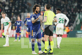 2022-01-20 - Marcelo Vieira Da Silva of Real Madrid protests to Figueroa Vazquez, referee of the match during the Spanish Cup, Copa del Rey, round of 16 football match between Elche CF and Real Madrid on January 20, 2022 at Martinez Valero stadium in Elche, Alicante, Spain - ELCHE CF VS REAL MADRID - SPANISH CUP - SOCCER