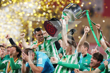 2022-04-23 - Joaquin Sanchez of Real Betis with his teammates celebrate the victory with the Cup trophy after winning the Spanish Cup, Copa del Rey, Final football match between Real Betis Balompie and Valencia CF on April 23, 2022 at Estadio de la Cartuja in Sevilla, Spain - FINAL - REAL BETIS BALOMPIE VS VALENCIA CF - SPANISH CUP - SOCCER