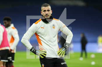2022-01-08 - Jaume Domenech of Valencia warms up during the Spanish championship La liga football match between Real Madrid and Valencia CF on January 8, 2022 at Santiago Bernabeu stadium in Madrid, Spain - REAL MADRID VS VALENCIA CF - SPANISH LA LIGA - SOCCER