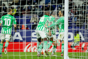 2022-01-21 - Borja Iglesias of Real Betis celebrates a goal with teammates during the Spanish championship La Liga football match between RCD Espanyol and Real Betis on January 21, 2022 at RCDE stadium in Cornelia, Barcelona, Spain - RCD ESPANYOL VS REAL BETIS - SPANISH LA LIGA - SOCCER