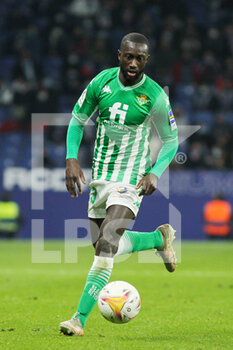 2022-01-21 - Youssouf Sabaly of Real Betis during the Spanish championship La Liga football match between RCD Espanyol and Real Betis on January 21, 2022 at RCDE stadium in Cornelia, Barcelona, Spain - RCD ESPANYOL VS REAL BETIS - SPANISH LA LIGA - SOCCER