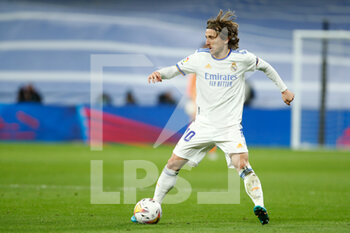 2022-02-19 - Luka Modric of Real Madrid during the Spanish championship La Liga football match between Real Madrid and Deportivo Alaves on February 19, 2022 at Santiago Bernabeu stadium in Madrid, Spain - REAL MADRID VS DEPORTIVO ALAVES - SPANISH LA LIGA - SOCCER