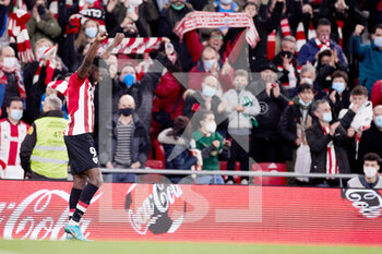 2022-02-20 - Inaki Williams of Athletic Club celebrates after scoring a goal during the Spanish championship La Liga football match between Athletic Club and Real Sociedad on February 20, 2022 at San Mames stadium in Bilbao, Spain - ATHLETIC CLUB VS REAL SOCIEDAD - SPANISH LA LIGA - SOCCER