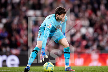 2022-02-20 - Alex Remiro of Real Sociedad during the Spanish championship La Liga football match between Athletic Club and Real Sociedad on February 20, 2022 at San Mames stadium in Bilbao, Spain - ATHLETIC CLUB VS REAL SOCIEDAD - SPANISH LA LIGA - SOCCER