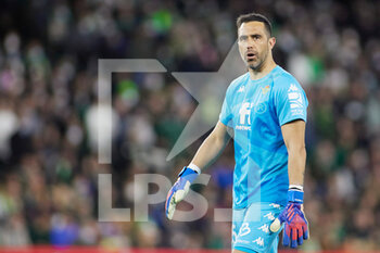 2022-03-06 - Claudio Bravo of Real Betis during the Spanish championship La Liga football match between Real Betis and Atletico de Madrid on March 6, 2022 at Benito Villamarin stadium in Sevilla, Spain - REAL BETIS VS ATLETICO DE MADRID - SPANISH LA LIGA - SOCCER