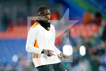 2022-03-12 - Mouctar Diakhaby of Valencia warms up during the Spanish championship La Liga football match between Getafe CF and Valencia CF on March 12, 2022 at Coliseum Alfonso Perez stadium in Getafe, Madrid, Spain - GETAFE CF VS VALENCIA CF - SPANISH LA LIGA - SOCCER