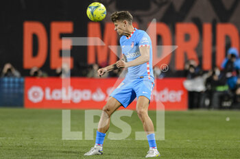 2022-03-19 - Marcos Llorente  of Atletico de Madrid heads the ball during La Liga match between Rayo Vallecano and Atlético de Madrid at  Estadio de Vallecas on 19 March 2022 in Madrid, Spain. - RAYO VALLECANO VS ATLéTICO DE MADRID - SPANISH LA LIGA - SOCCER