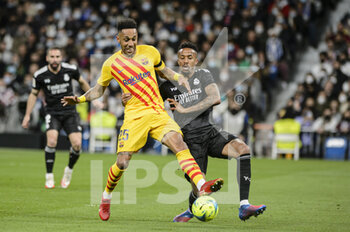 2022-03-20 - 20.03.2022, Madrid,  Eder Militao of Real Madrid CF (R) battles for the ball with Pierre-Emerick Aubameyang of Fc Barcelona (L) during the La Liga match between Real Madrid and FC Barcelona at Estadio Santiago Bernabeu on 20 March 2022 in Madrid Spain. - REAL MADRID VS FC BARCELONA - SPANISH LA LIGA - SOCCER