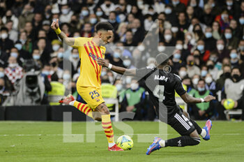 2022-03-20 - 20.03.2022, Madrid, Pierre-Emerick Aubameyang of Fc Barcelona  attempts a kick during the La Liga match between Real Madrid and FC Barcelona at Estadio Santiago Bernabeu on 20 March 2022 in Madrid Spain. - REAL MADRID VS FC BARCELONA - SPANISH LA LIGA - SOCCER