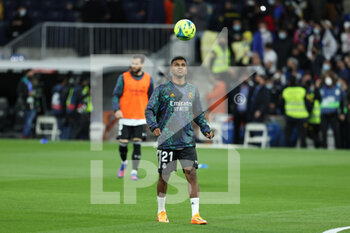 2022-03-20 - Rodrygo Silva De Goes of Real Madrid warms up during the Spanish championship La Liga football match between Real Madrid and FC Barcelona on March 20, 2022 at Santiago Bernabeu stadium in Madrid, Spain - REAL MADRID VS FC BARCELONA - SPANISH LA LIGA - SOCCER