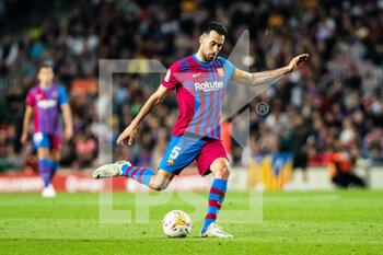 2022-05-01 - Sergio Busquets of FC Barcelona during the Spanish championship La Liga football match between FC Barcelona and RCD Mallorca on May 1, 2022 at Camp Nou stadium in Barcelona, Spain - FC BARCELONA VS RCD MALLORCA - SPANISH LA LIGA - SOCCER