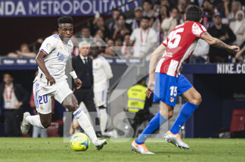 2022-05-08 - 30.04.2022, Madrid, Spain. Vinicius Junior of Real Madrid CF runs with the ball during the LaLiga Santander match between Atletico de Madrid and Real Madrid at Wanda Metropolitano on 8 May 2022 in Madrid, Spain. - ATLETICO DE MADRID VS REAL MADRID - SPANISH LA LIGA - SOCCER
