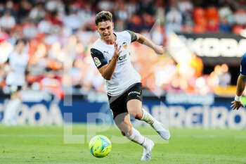 2022-05-10 - Hugo Duro of Valencia during the Spanish championship La Liga football match between Valencia CF and Real Betis Balonpie on May 10, 2022 at the Mestalla Stadium in Valencia, Spain - VALENCIA CF VS REAL BETIS BALONPIE - SPANISH LA LIGA - SOCCER