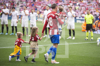 2022-05-15 - 15.05.2022, Madrid, Spain. Antoine Griezmann of Atletico de Madrid getting into the field during the LaLiga Santander match between Atletico de Madrid and Sevilla Fc at Wanda Metropolitano on 15 May 2022 in Madrid, Spain. - ATLETICO DE MADRID VS SEVILLA FC - SPANISH LA LIGA - SOCCER