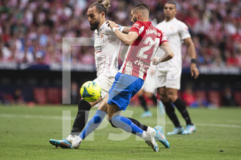 2022-05-15 - 15.05.2022, Madrid, Spain. Yannick Carrasco of Atletico de Madrid battles for the ball during the LaLiga Santander match between Atletico de Madrid and Sevilla Fc at Wanda Metropolitano on 15 May 2022 in Madrid, Spain. - ATLETICO DE MADRID VS SEVILLA FC - SPANISH LA LIGA - SOCCER