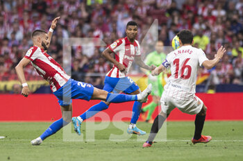 2022-05-15 - 15.05.2022, Madrid, Spain. Yannick Carrasco of Atletico de Madrid (L) battles for the ball with Jesus Navas of Sevilla Fc (R) during the LaLiga Santander match between Atletico de Madrid and Sevilla Fc at Wanda Metropolitano on 15 May 2022 in Madrid, Spain. - ATLETICO DE MADRID VS SEVILLA FC - SPANISH LA LIGA - SOCCER