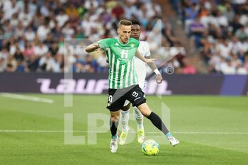 2022-05-20 - Sergio Canales of Real Betis during the Spanish championship La Liga football match between Real Madrid and Real Betis Balompie on May 20, 2022 at Santiago Bernabeu stadium in Madrid, Spain - REAL MADRID VS REAL BETIS BALOMPIE - SPANISH LA LIGA - SOCCER