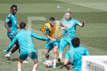 2022-05-24 - 24.05.2022, Madrid, Spain. Eden Hazard of Real Madrid CF (L) battles for the ball with Karim Benzema of Real Madrid CF (R) during open media day Real Madrid at Ciudad deportiva Real Madrid on 24 Mal 2022 in Madrid Spain. - OPEN MEDIA DAY REAL MADRID - SPANISH LA LIGA - SOCCER