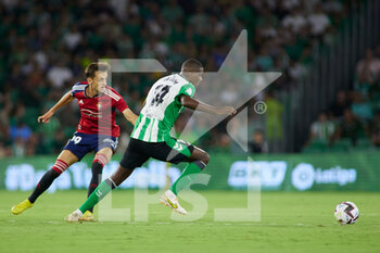 2022-08-26 - Aimar Oroz of Osasuna and William Carvalho of Real Betis in action during the spanish league, La Liga Santander, football match played between Real Betis and CA Osasuna at Benito Villamarin stadium on August 26, 2022, in Sevilla, Spain. - FOOTBALL - SPANISH CHAMP - REAL BETIS V OSASUNA - SPANISH LA LIGA - SOCCER