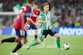 2022-08-26 - Sergio Canales of Real Betis in action during the Spanish championship La Liga football match between Real Betis and CA Osasuna on August 26, 2022 at Benito Villamarin stadium in Sevilla, Spain - FOOTBALL - SPANISH CHAMP - REAL BETIS V OSASUNA - SPANISH LA LIGA - SOCCER