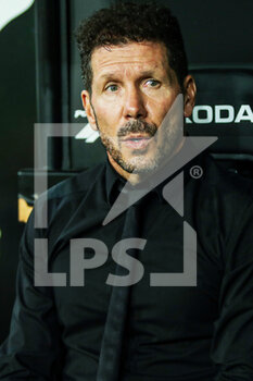 2022-08-29 - Diego Pablo Simeone, head coach of Atletico de Madrid during the Spanish championship La Liga football match between Valencia CF and Atletico de Madrid on August 29, 2022 at the Mestalla Stadium in Valencia, Spain - FOOTBALL - SPANISH CHAMP - VALENCIA V ATLETICO MADRID - SPANISH LA LIGA - SOCCER