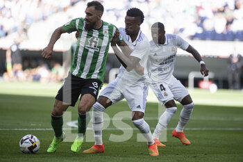 2022-09-03 - 03.09.2022, Madrid, Spain. Borja Iglesias of Real Betis (L) battles for the ball with Eder Militao of Real Madrid CF (R) during the LaLiga Santander match between Real Madrid CF and Real Betis at Santiago Bernabeu on 3 September 2022 in Madrid, Spain. - LALIGA SANTANDER 2021/2023- REAL MADRID VS REAL BETIS - SPANISH LA LIGA - SOCCER