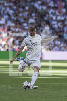 2022-09-03 - 03.09.2022, Madrid, Spain. Toni Kroos of Real Madrid CF looks to pass the ball during the LaLiga Santander match between Real Madrid CF and Real Betis at Santiago Bernabeu on 3 September 2022 in Madrid, Spain. - LALIGA SANTANDER 2021/2023- REAL MADRID VS REAL BETIS - SPANISH LA LIGA - SOCCER