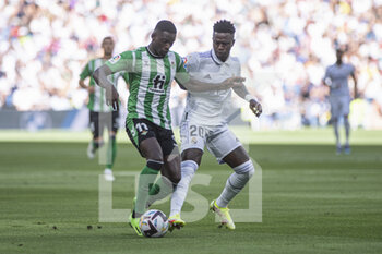 2022-09-03 - Vinicius Junior of Real Madrid CF (L) and Luiz Henrique of Real Betis (R) during the Spanish championship La Liga football match between Real Madrid and Real Betis on September 3, 2022 at Santiago Bernabeu stadium in Madrid, Spain - FOOTBALL - SPANISH CHAMP - REAL MADRID V REAL BETIS - SPANISH LA LIGA - SOCCER