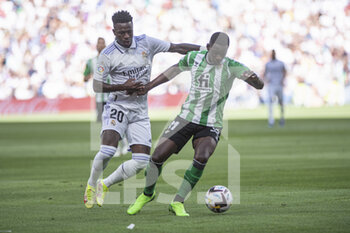 2022-09-03 - Vinicius Junior of Real Madrid CF (L) and Luiz Henrique of Real Betis (R) during the Spanish championship La Liga football match between Real Madrid and Real Betis on September 3, 2022 at Santiago Bernabeu stadium in Madrid, Spain - FOOTBALL - SPANISH CHAMP - REAL MADRID V REAL BETIS - SPANISH LA LIGA - SOCCER