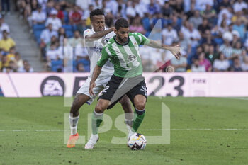 2022-09-03 - Eder Militao of Real Madrid CF (L) and Willian Jose of Real Betis (R) during the Spanish championship La Liga football match between Real Madrid and Real Betis on September 3, 2022 at Santiago Bernabeu stadium in Madrid, Spain - FOOTBALL - SPANISH CHAMP - REAL MADRID V REAL BETIS - SPANISH LA LIGA - SOCCER