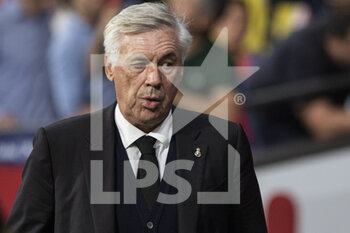 2022-09-18 - 18.09.2022, Madrid, Spain. Carlo Ancelotti head coach of Real Madrid Cf getting into the field during the LaLiga Santander match between Atletico de Madrid and Real Madrid CF at Civitas Metropolitano on 18 September 2022 in Madrid, Spain. - LALIGA SANTANDER 2022/2023 - ATLETICO DE MADRID VS REAL MADRID CF - SPANISH LA LIGA - SOCCER