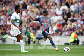 2022-09-17 - Ansu Fati of FC Barcelona and John of Elche CF in action during the La Liga match between FC Barcelona and Elche CF at Spotify Camp Nou Stadium in Barcelona, Spain, on September 17th, 2022. Photo Xavi Bonilla / SpainDPPI / DPPI - FOOTBALL - SPANISH CHAMP - FC BARCELONA V ELCHE - SPANISH LA LIGA - SOCCER