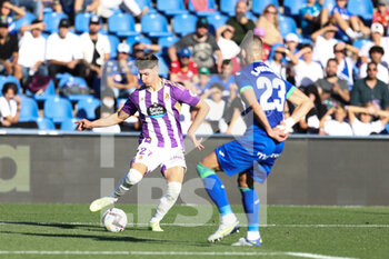 2022-10-01 - Fresneda of Real Valladolid and Stefan Mitrovic of Getafe during the Spanish championship La Liga football match between Getafe CF and Real Valladolid on October 1, 2022 at Coliseum Alfonso Perez stadium in Getafe, Madrid, Spain - FOOTBALL - SPANISH CHAMP - GETAFE V REAL VALLADOLID - SPANISH LA LIGA - SOCCER