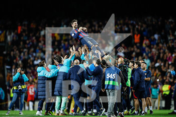 2022-11-05 - Gerard Pique of FC Barcelona farewell in his last game at Camp Nou during the Spanish championship La Liga football match between FC Barcelona and UD Almeria on November 5, 2022 at Spotify Camp Nou Stadium in Barcelona, Spain - FOOTBALL - SPANISH CHAMP - FC BARCELONA V ALMERIA - SPANISH LA LIGA - SOCCER