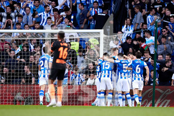 2022-11-06 - Players of Real Sociedad reacts after scoring first goal during the Spanish championship La Liga football match between Real Sociedad and Valencia CF on November 6, 2022 at Reale Arena in San Sebastian, Spain - FOOTBALL - SPANISH CHAMP - REAL SOCIEDAD V VALENCIA - SPANISH LA LIGA - SOCCER
