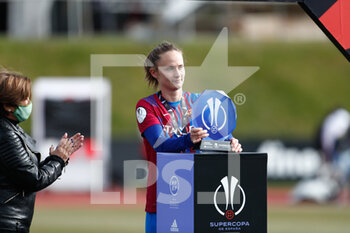 2022-01-23 - Caroline Graham Hansen of FC Barcelona receives the MVP trophy after the Spanish Women Supercup, Final football match between FC Barcelona and Atletico de Madrid on January 23, 2022 at Ciudad del Futbol in Las Rozas, Madrid, Spain - FC BARCELONA VS ATLETICO DE MADRID - SPANISH PRIMERA DIVISION WOMEN - SOCCER