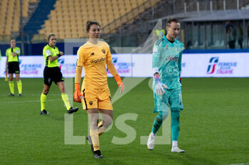 2022-11-05 - Pauline Peyraud-Magnin (Juventus) and Camelia Ceasar (Roma) - FINAL - JUVENTUS FC VS AS ROMA - WOMEN SUPERCOPPA - SOCCER