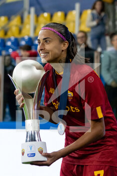 2022-11-05 - Roma Andressa Alves Cup Celebration  - FINAL - JUVENTUS FC VS AS ROMA - WOMEN SUPERCOPPA - SOCCER