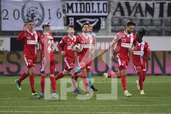 2022-02-10 - February 10th, 2022, Thun, Stockhorn Arena, 1/4 - Final - Swiss Cup, game: FC Thun - FC Lugano, the players from FC Thun are happy about the 1:2 by #34 Nicola Sutter (Thun). - 2022 QUARTER FINAL - FC THUN VS FC LUGANO - SWISS CUP - SOCCER