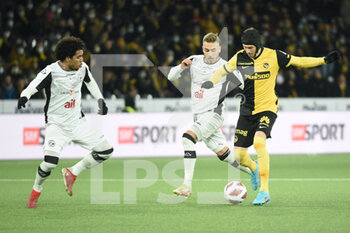 2022-01-29 - January 29, 2022, Bern, Wankdorf, Super League: BSC Young Boys - FC Lugano, #16 Christian Fassnacht (Young Boys) in a duel. - BSC YOUNG BOYS VS FC LUGANO - SWISS SUPER LEAGUE - SOCCER