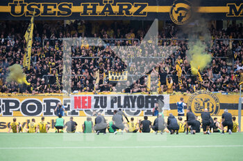 2022-08-14 - 14 August 2022, Bern, Wankdorf, Swiss Super League: BSC Young Boys - Servette FC, the players from BSC Young Boys are being celebrated by the fans. - SWISS SUPER LEAGUE: BSC YOUNG BOYS - SERVETTE FC - SWISS SUPER LEAGUE - SOCCER