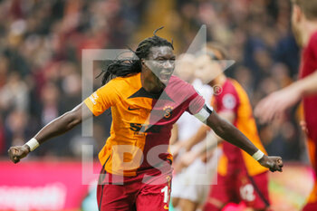 2022-12-25 - Bafetimbi Gomis of Galatasaray celebrates after scoring the team's second goal during the Turkish championship, Super Lig football match between Galatasaray and Istanbulspor AS on December 25, 2022 at the NEF Stadyumu in Istanbul, Turkey - FOOTBALL - TURKISH CHAMP - GALATASARAY V ISTANBULSPOR - TURKISH SUPER LEAGUE - SOCCER