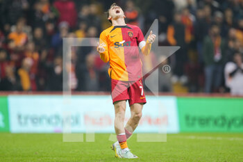 2022-12-25 - Kerem Akturkoglu of Galatasaray reacts during the Turkish championship, Super Lig football match between Galatasaray and Istanbulspor AS on December 25, 2022 at the NEF Stadyumu in Istanbul, Turkey - FOOTBALL - TURKISH CHAMP - GALATASARAY V ISTANBULSPOR - TURKISH SUPER LEAGUE - SOCCER