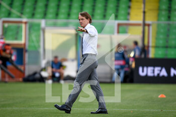 2022-06-07 - Italy's head coach Roberto Mancini greets fans - ITALY VS HUNGARY - UEFA NATIONS LEAGUE - SOCCER